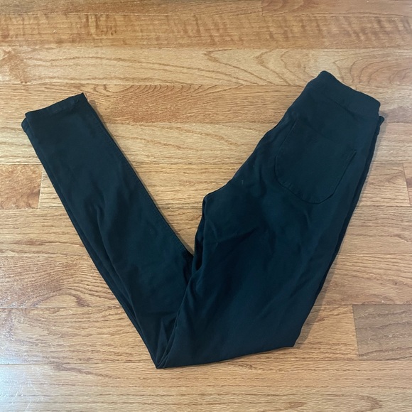 Women’s Outfit - Picture 4 of 5